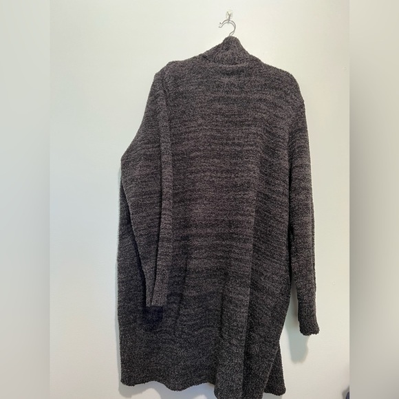 Barefoot Dreams super soft Cozychic Cali Cardigan in carbon black w2. - Picture 7 of 13